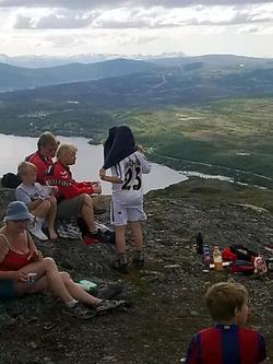 Ved Omasvarre - må kle på meg. ©Klausen Ved Omasvarre - må kle på meg.