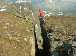 Luftig svev på Henriktinden ©Klausen Luftig svev på Henriktinden