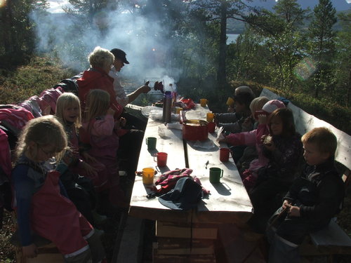 Barnehagen p&aring; lavvotur