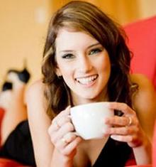 drikker&nbsp;kaffe_cropped_247x264