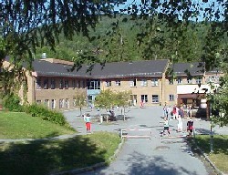 Leikanger_barneskule