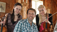 Ragnhild og Eldbjørg Hemsing sammen med Leif Ove Andsnes. Fotograf- Thomas Hellum:NRK.jpg Foto: Thomas Hellum / NRK Ragnhild og Eldbjørg Hemsing sammen med Leif Ove Andsnes. Fotograf- Thomas Hellum:NRK.jpg
