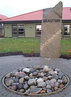 Skautun stein.jpg