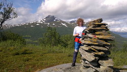 Jagarberghaugen&nbsp;med&nbsp;Fugltinden&nbsp;bak_750x422