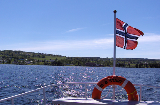 Østre Toten har svært variert natur og landskap, som strekker seg fra Mjøsa via bygda til Totenåsen på 700-800 meter over havet. Østre Toten har svært variert natur og landskap, som strekker seg fra Mjøsa via bygda til Totenåsen på 700-800 meter over havet.