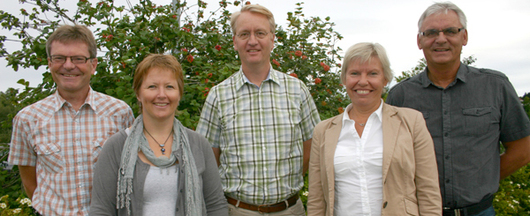 Rådmannsgruppa i Østre Toten består av rådmann Aslaug Dæhlen (foran t.h.) og kommunalsjef Marit Lium Dahlborg. Bak fra venstre kommunalsjefene: Roy Thomassen, Arne Julsrud Berg og Bjørn Bollum.