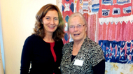 Gunn Karin Gjul (leder i familie- og kulturkomiteen) og Maria Høgetveit Berg (styreleder i FolkOrg). Foto: Linda Dyrnes. Gunn Karin Gjul (leder i familie- og kulturkomiteen) og Maria Høgetveit Berg (styreleder i FolkOrg). Foto: Linda Dyrnes.