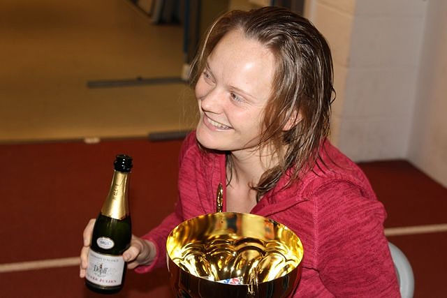 Maria Jansson har grunn til å feire etter at hun er blitt kåra til årets utøver av Det internasjonale ultraforbundet. (Foto: Olav Engen) Maria Jansson har grunn til å feire etter at hun er blitt kåra til årets utøver av Det internasjonale ultraforbundet. (Foto: Olav Engen)