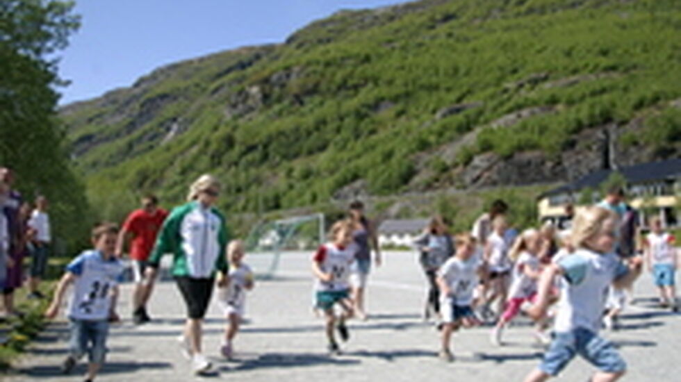 Roeldal 2010 1_200x133