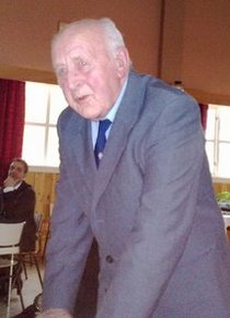 Erik O Resell 90 år - 2_215x298