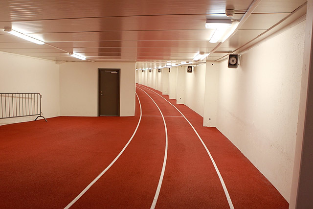 Innendørsbanen på Bislett ligger klar og innbydende for Bislett 24-timers i november.