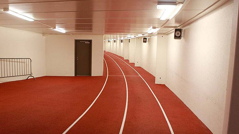 Innendørsbanen på Bislett ligger klar og innbydende for Bislett 24-timers i november.