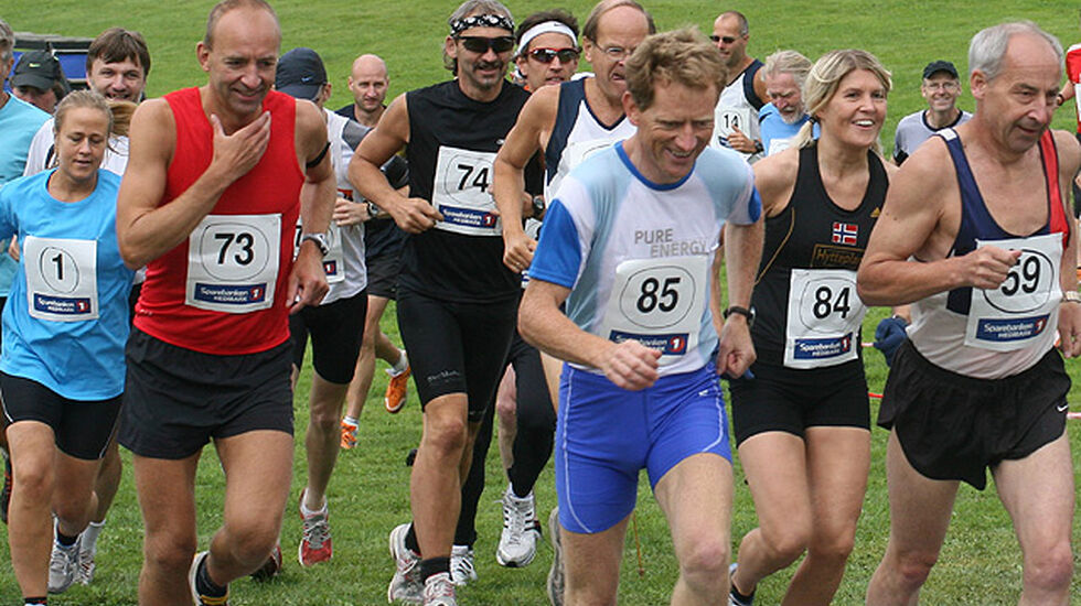 Det er alltid god stemning og godt vær på Kongsvinger Maraton, som her fra starten på maraton i 2008. (Foto: Kjell Vigestad)