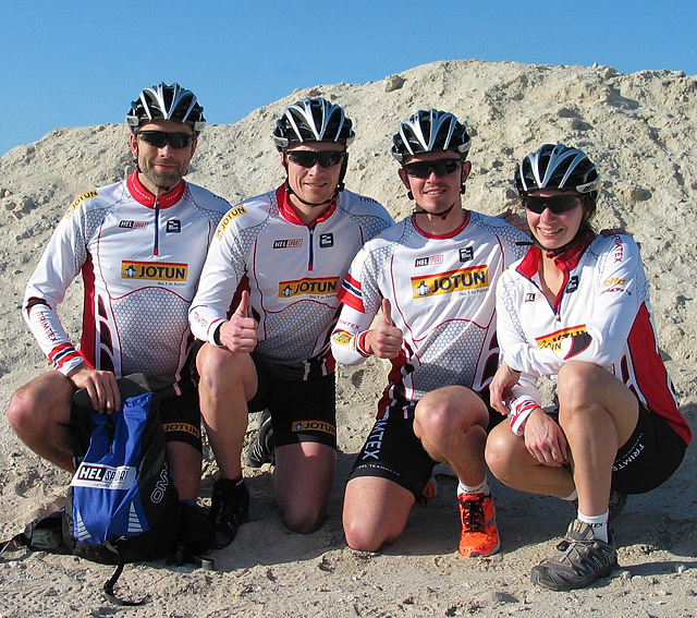 Nroske_laget_Abu_Dhabi_640pix_Jotun_Paints_Team