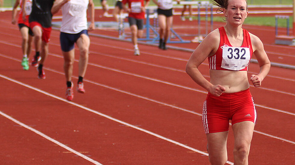 Solfrid Braathen på 1500 meter i ABIK i 2011 (foto: Bjørn Hytjanstorp).