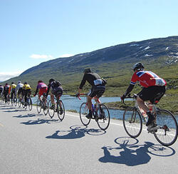 Lang_rekke_ved_elv_250_DSC_0450
