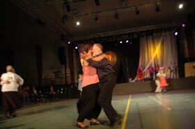 Frå dansetevlinga. Foto Knut Aastad Bråten