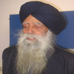 450px_Fauja_Singh_in_2007
