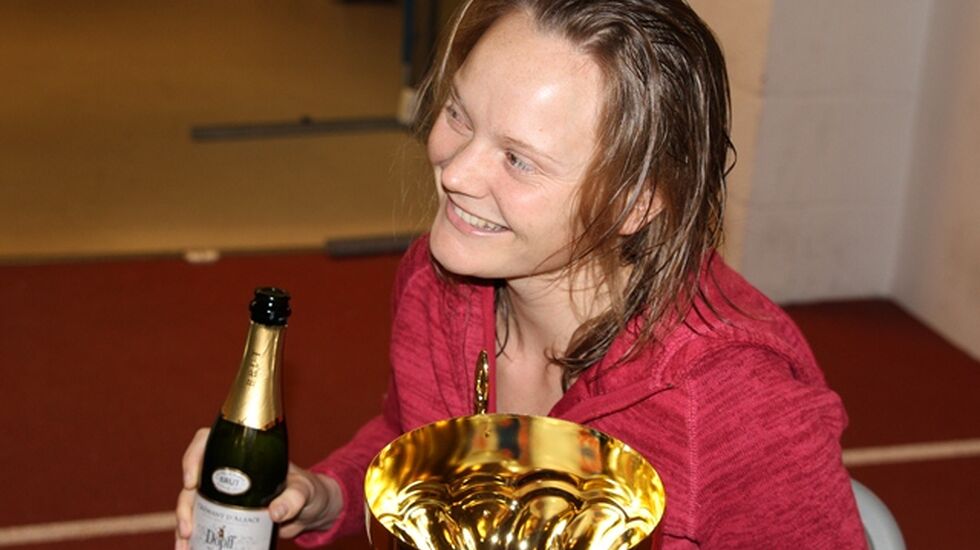 Maria Jansson etter sin første seier på Bislett 24-timers i 2011 (foto: Olav Engen).