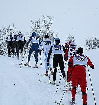Kvaloeya_Skimaraton_Bakke_opp_ingress_330pix