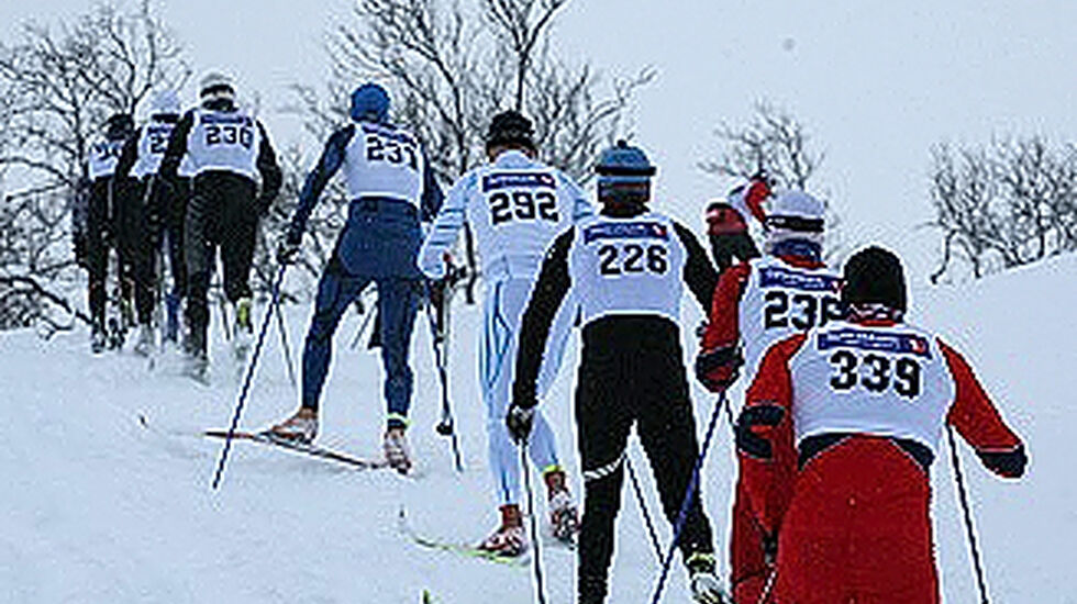 Kvaloeya_Skimaraton_Bakke_opp_ingress_330pix