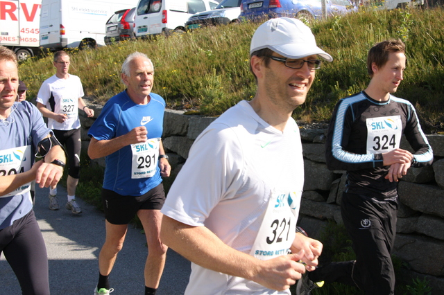 Nr 292 Nils Ramsvik debuterer pÃ¥ halvmaraton