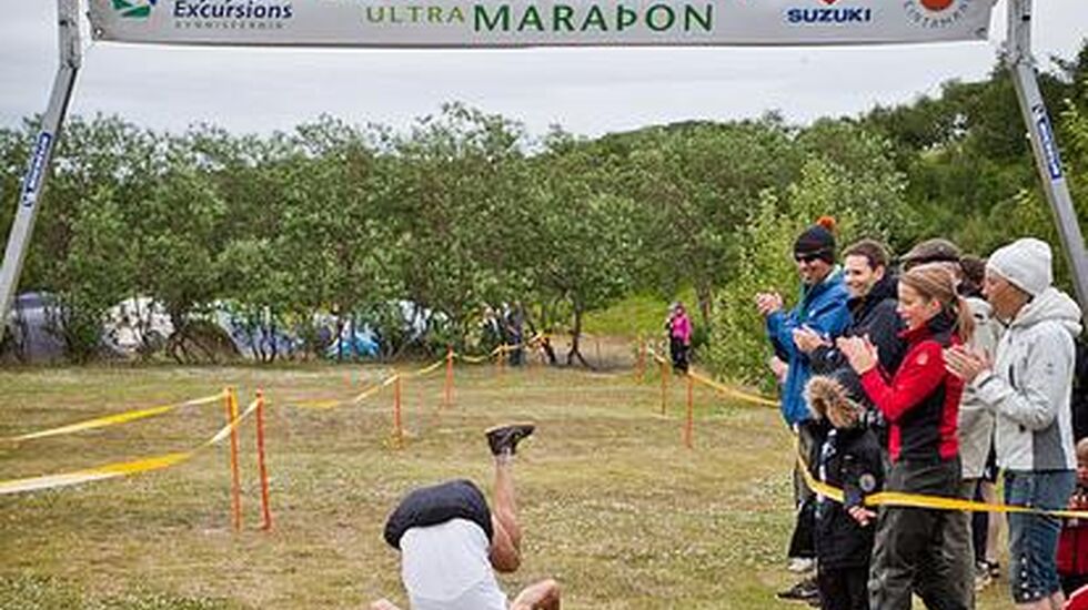 Gudmund_Hoest_Laugavegurinn_cropped_414x419