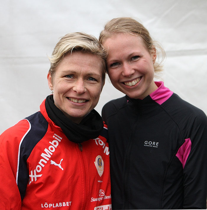 Vigdis Holst (til venstre) vant 3-sjøersløpet foran Cathrine Stabel Henriksen. (Foto: Runar Gilberg) 
