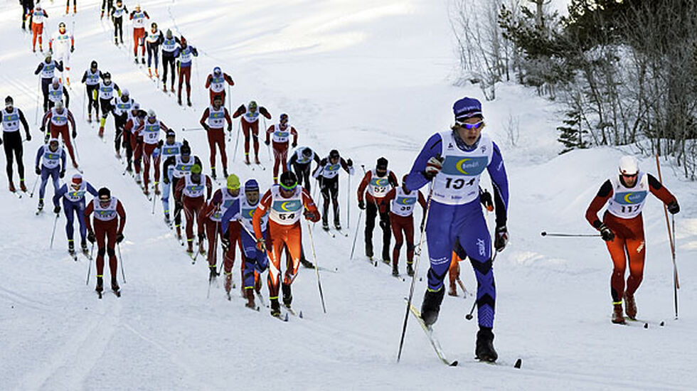 Ketil Andre Bjerkrheim i tet i Ustadalsfjorden Rundt i 2013.