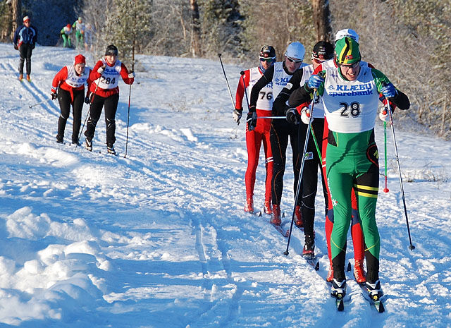 Martin Hallberg vant sin andre strake seier i OBIKs skikarusell. Her i tetpulja i Nordmarka Rundt i 2013. Foto: Randi Wærnes