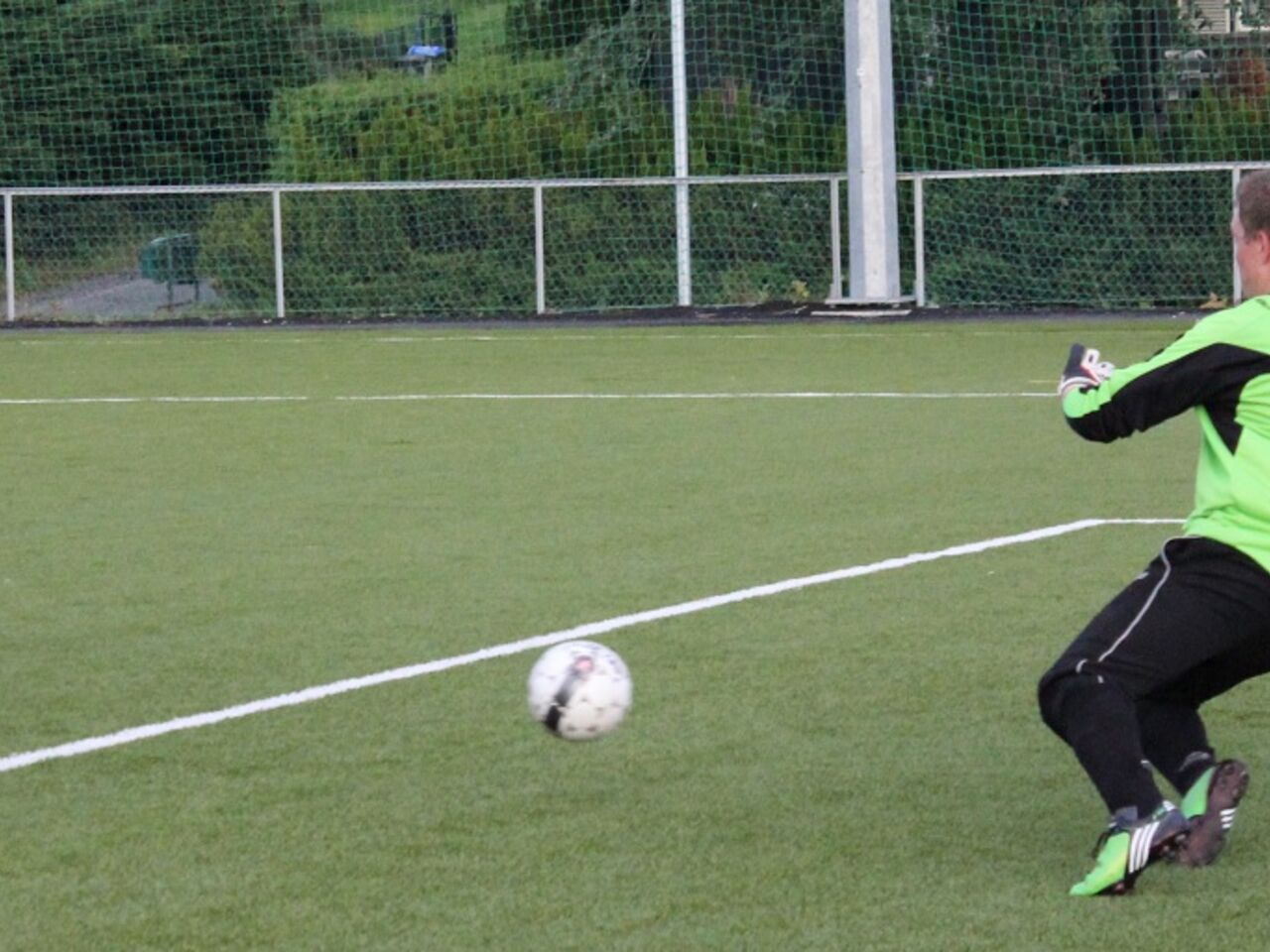 Jonas alene med keeper