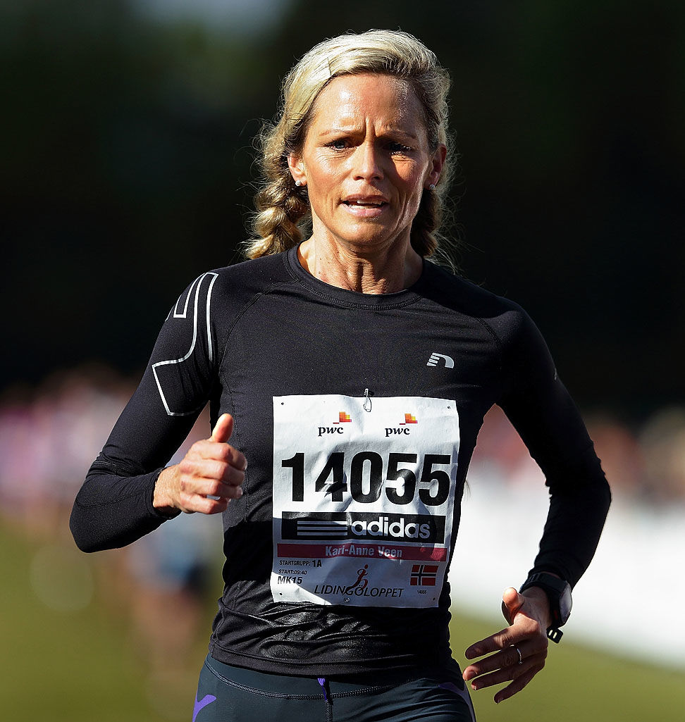 Kari-Anne Veen fra GTI Stavanger ble tredje beste på dame 15 km, som egentlig er et trimalternativ til 30 km, men som likevel samler mange gode løpere. (Foto: Runpix)