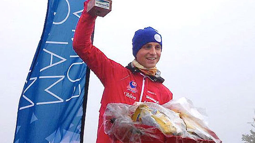 Thorbjoern_Ludvigsen_med_pokal_ingress