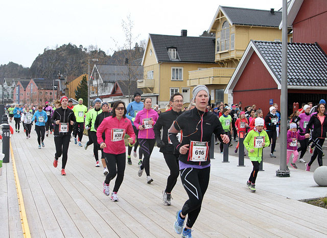 Langs brygga i Holmestrand Maraton i 2014. Foto: Runar Gilberg
