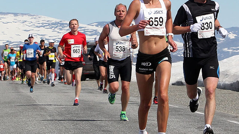 Valdresflya 2014: Marthe Katrine Myhre er raskt ute fra start. (Foto: Kjell Vigestad)