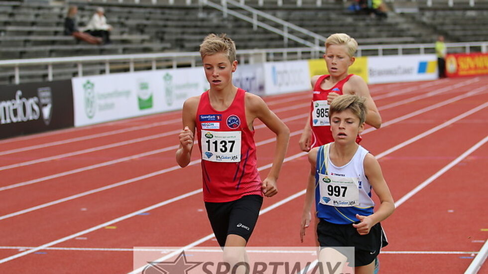 Bilde 4 Lars Agnar Hjelmeset etter ca 2 runder på 2000m