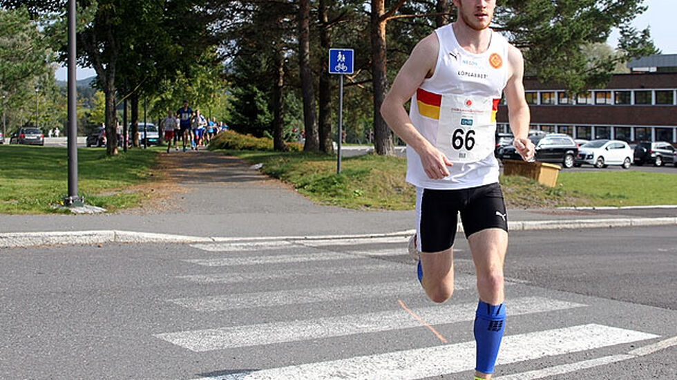 Bildet er fra Lørenskogløpet 2014. Der gjorde også Jonas Lurås Hammer kort prosess med konkurrentene allerede ut fra start (foto: Heming Leira).