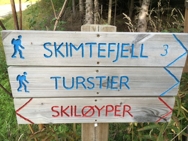 Skilt til Skimtefjell Skilt til Skimtefjell