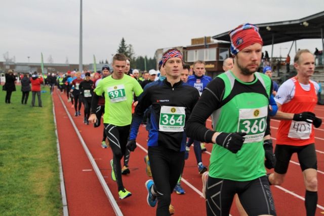 Fra starten på halvmaraton 2014 (foto: Olav Engen).