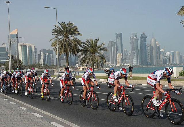 Qatar_6-etappe_Doha_skyline-Katusja_palmer_bes640t.jpg