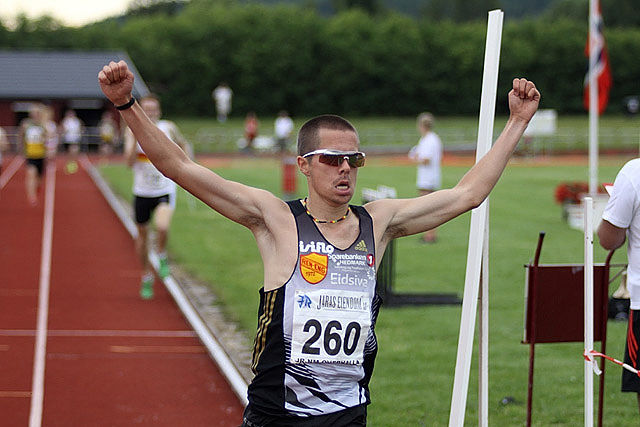 Vegard Ølstad mangla bare drøye 2 sekunder på å se 13-tallet på 5000 m. (Arkivfoto: Stig Vangsnes)