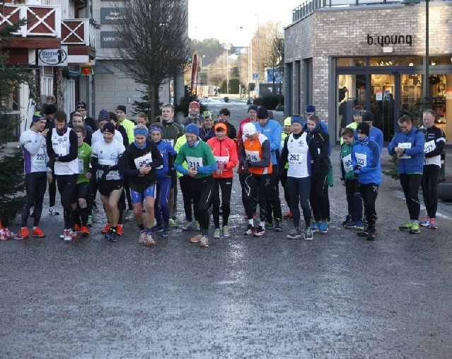 Fra starten av et tidligere vinterkaruselløp i Søgne (Foto:maraton.no)