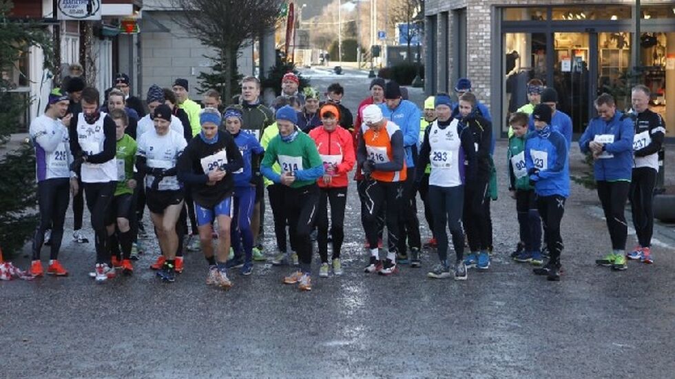 Fra starten av et tidligere vinterkaruselløp i Søgne (Foto:maraton.no)
