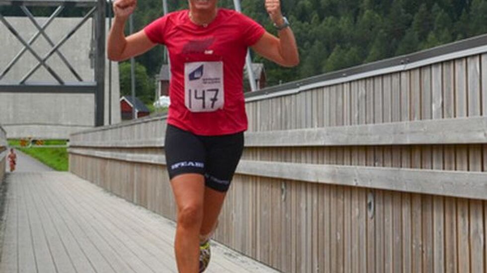 Esther_Inselset_Hornindalavatnet_Maraton_2014