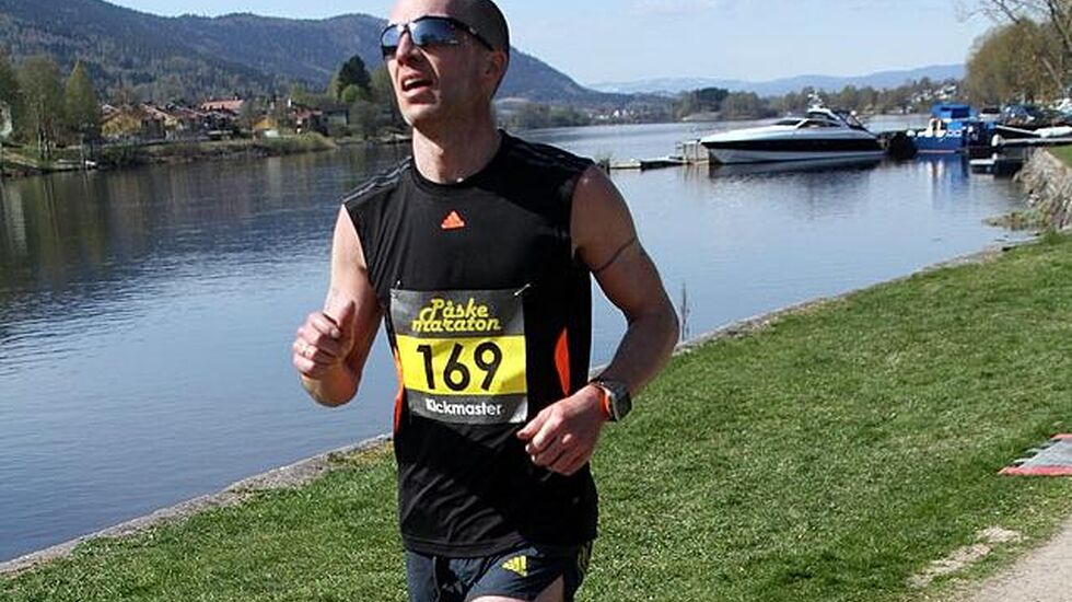 Knut Eraker Hole vant fjorårets Påskemaraton overlegent på tiden 2:37:00 (foto: Heming Leira).
