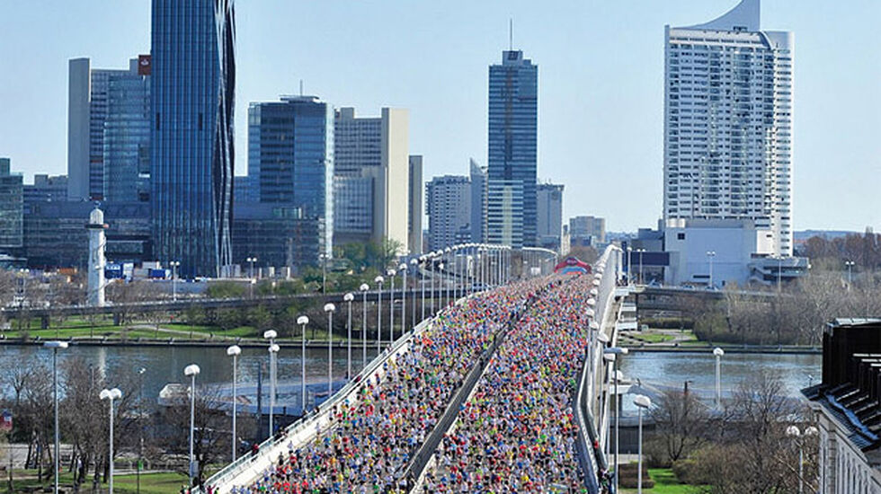 Hel- og halvmaraton i Wien samla til sammen 19909 løpere. (Foto: photorun.net)