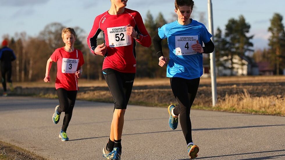 Ole Martin Evensen Sandness (4 ) og Amund Tveit Andresen (52) fra Sørum IL, kom på 1. og 2. plass i ungdomsløpet. (Foto: Bjørn Hytjanstorp). 