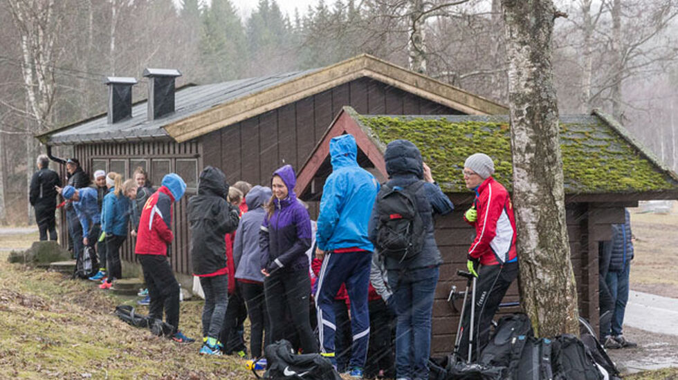 Hagl og isende vind var tilstanden 15 minutter før start i SRM på onsdagen. Foto: Jørgen Lindalen