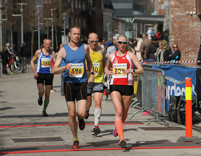 Astrid Brathaug Sørset, Vidar vinner halvmaraton  på ny pers. Foto: Runar Gilberg