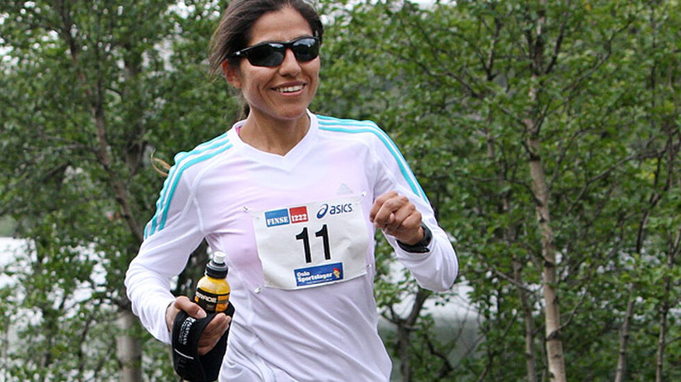 Gloria Vinstedt ble nummer 11 i Manchester Marathon. Her ser vi henne i Rallarvegsløpet som hun har vunnet flere ganger. (Foto: Runar Gilberg) 